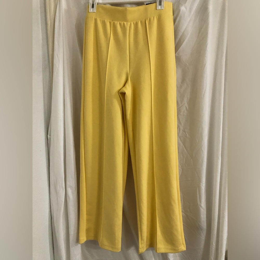 Express yellow jet set wrinkle free high waist ankle pants size Small brand new